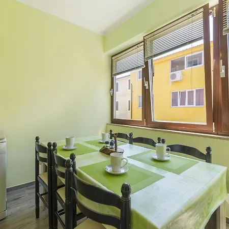 Stunning Apartment In Pula With Wifi Pula