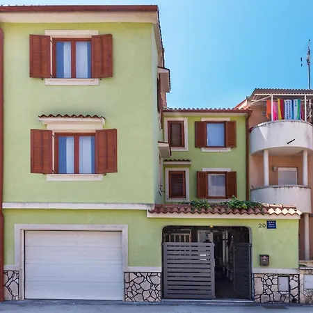Apartment Stunning Apartment In Pula With Wifi *