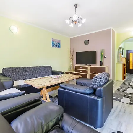 Stunning Apartment In Pula With Wifi *